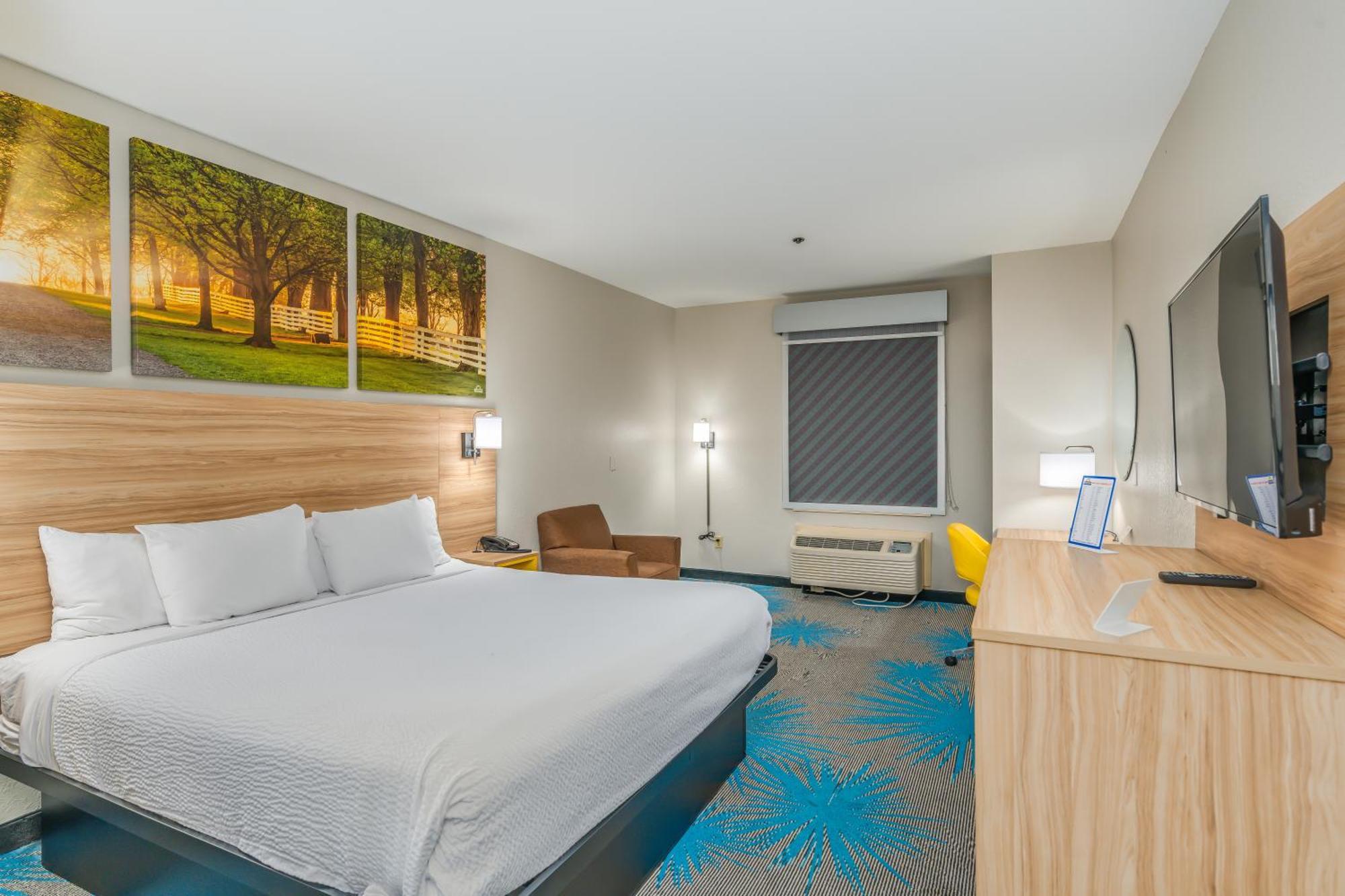 Days Inn & Suites By Wyndham Prattville-Montgomery Exteriér fotografie