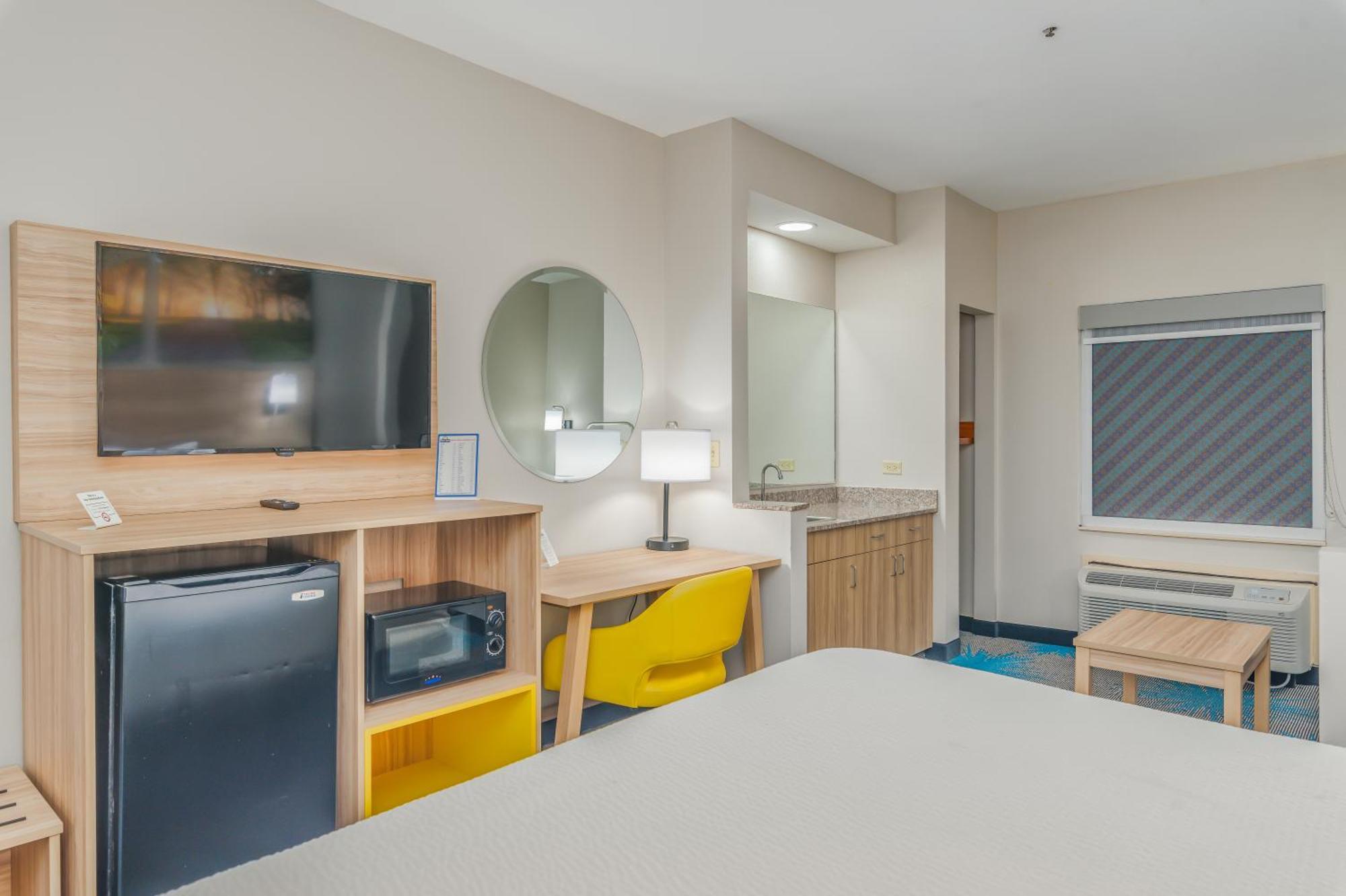 Days Inn & Suites By Wyndham Prattville-Montgomery Exteriér fotografie