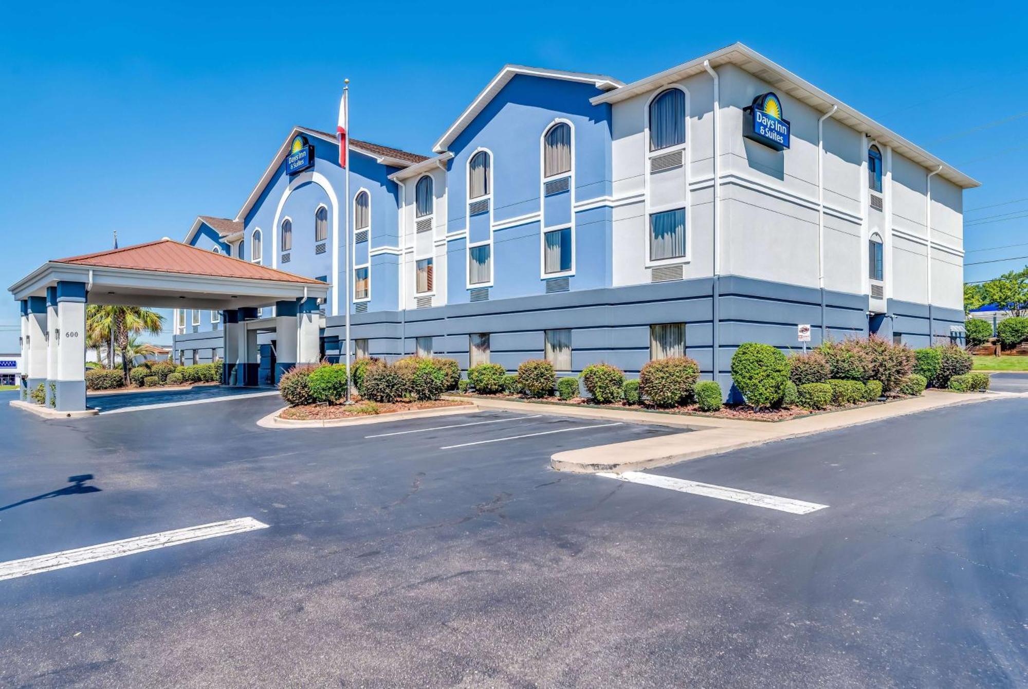 Days Inn & Suites By Wyndham Prattville-Montgomery Exteriér fotografie